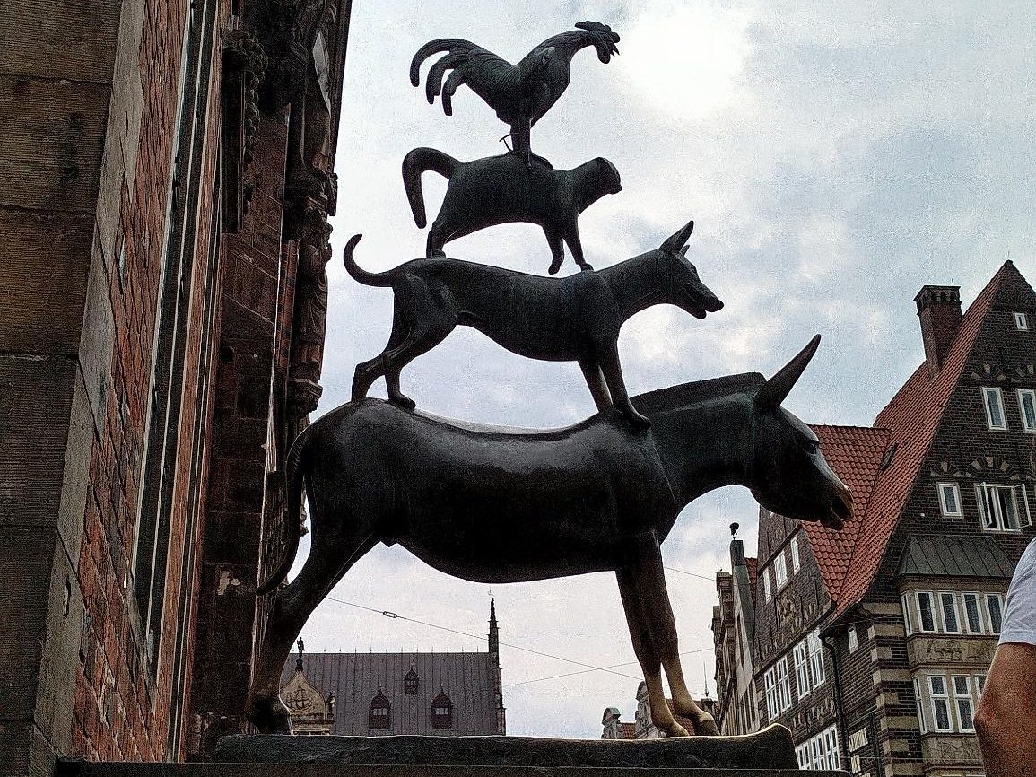 Denkmal der "Bremer Stadtmusikanten" am Bremer Rathausmarkt. 
