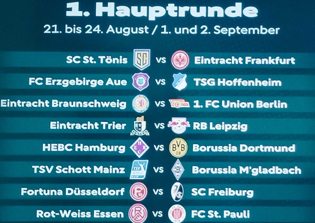 TV Screenshot von den ersten 8 ausgelosten Paarungen der ersten DFB-Pokalrunde.